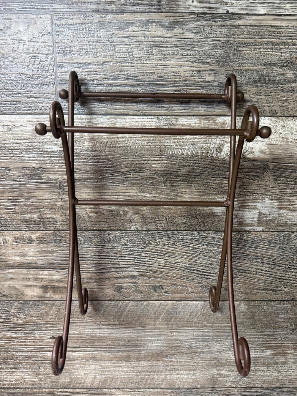 Standing Towel Rack in Bronze!